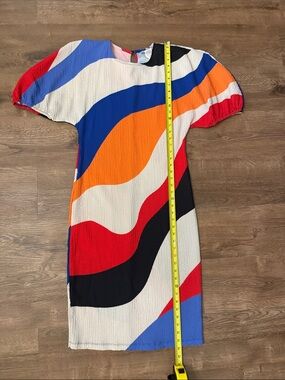 Eien Multicolor Wave Midi Dress with Short Sleeves Size medium